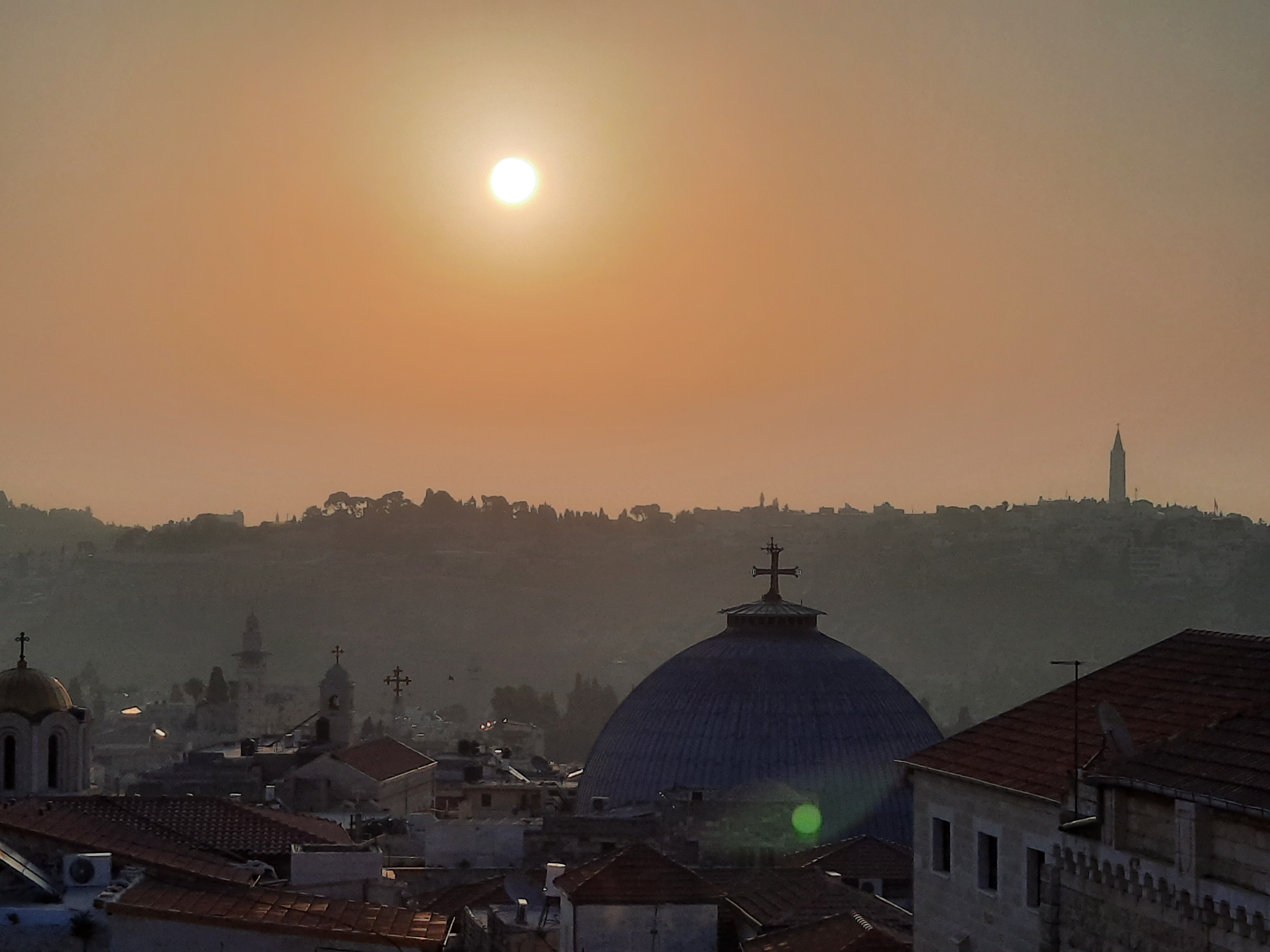 Napfelkelte a Szent Sír Bazilikánál, Szatmári Györgyi fotója